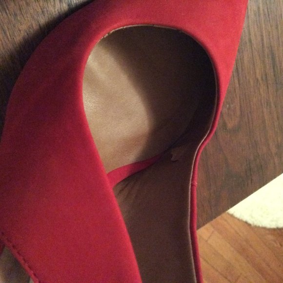 Steve Madden Dove Red Sling-back Pointed Toe Pumps - Picture 4 of 5